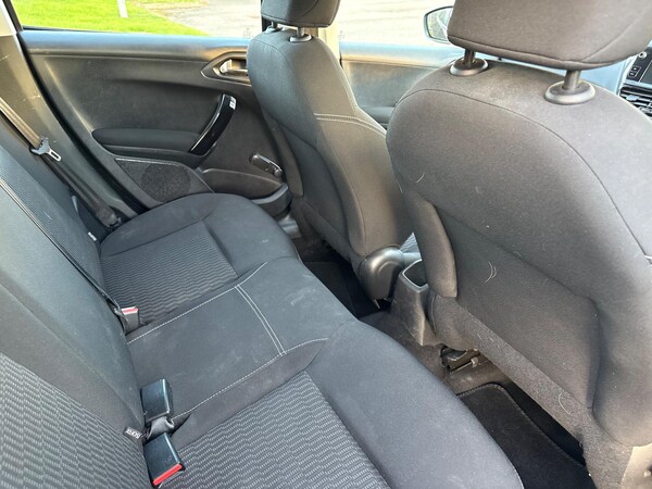 Used Peugeot 208 2015 for sale - 76189588: Photo 16
