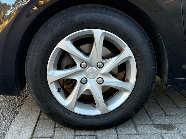 Used Peugeot 208 2015 for sale - 76189588: Photo 22