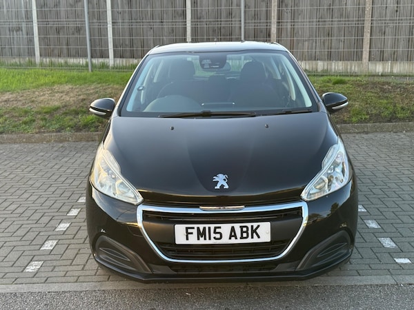 Used Peugeot 208 2015 for sale - 76189588: Photo 2
