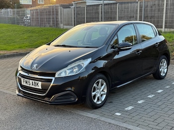 Used Peugeot 208 2015 for sale - 76189588: Photo 3