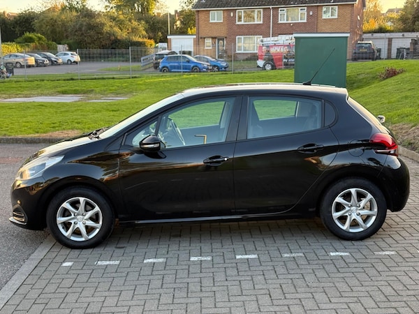 Used Peugeot 208 2015 for sale - 76189588: Photo 7