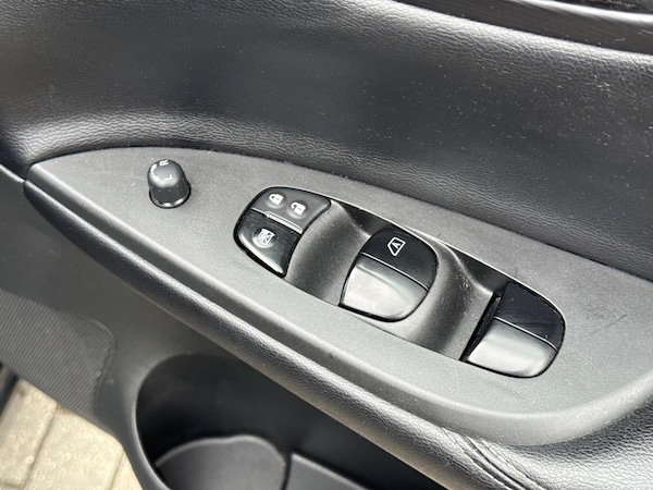 Used Nissan Pulsar 2015 for sale - 76213821: Photo 18