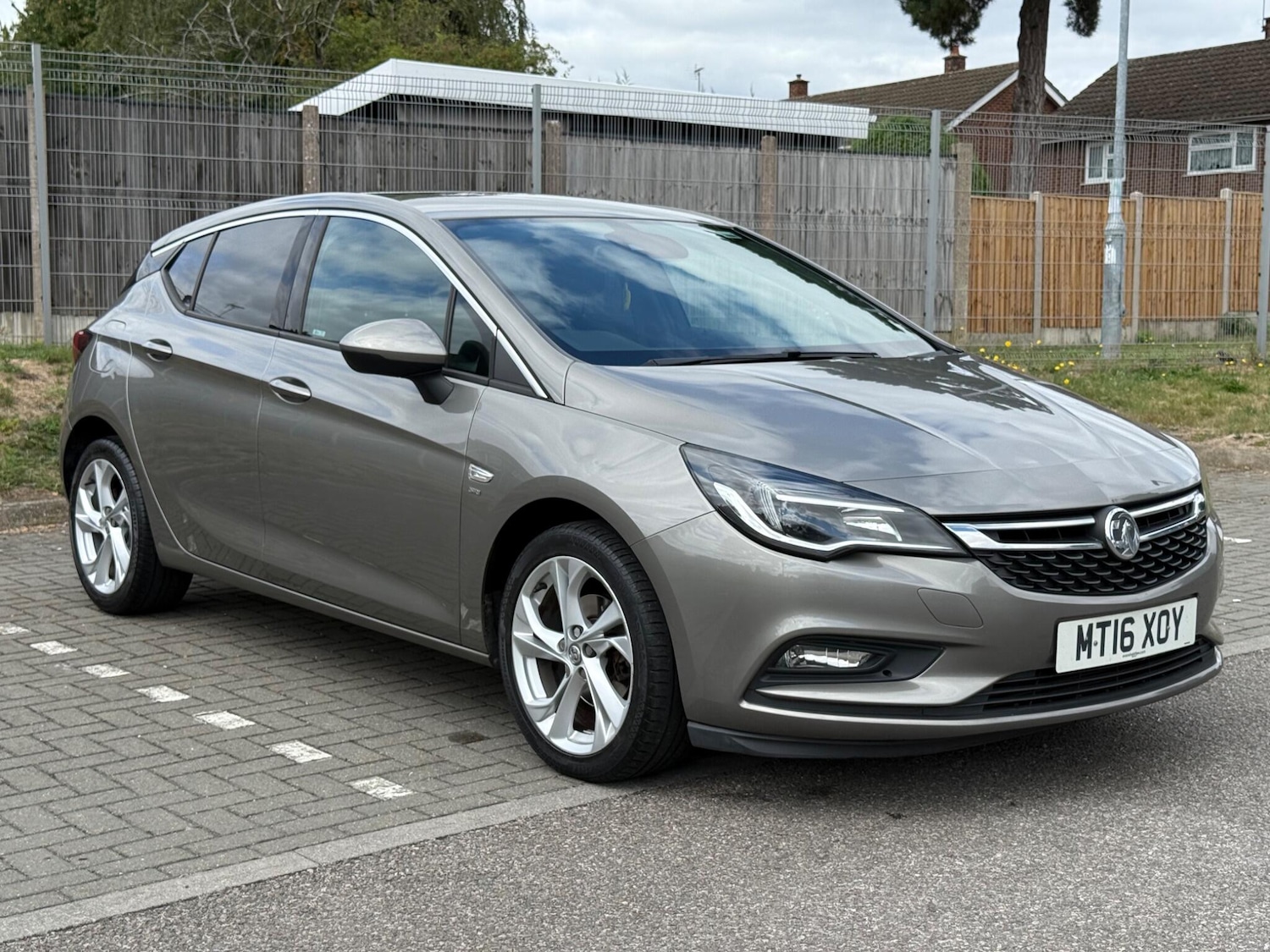 Used Vauxhall Astra 2016 for sale - 76042201: Photo 2