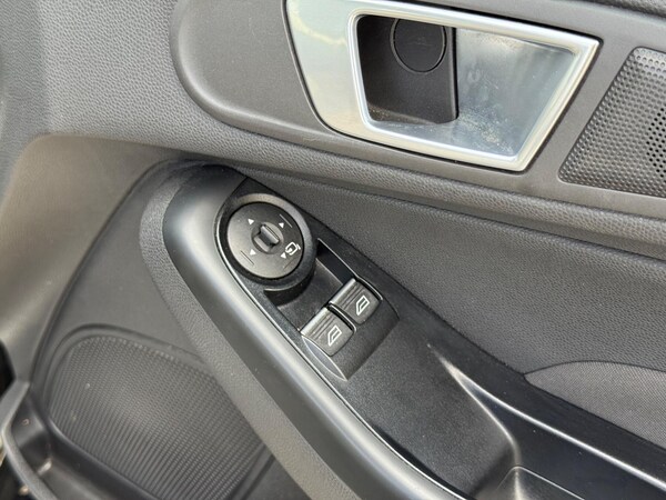Used Ford Fiesta 2016 for sale - 76042352: Photo 23