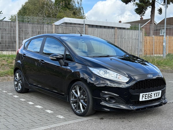 Used Ford Fiesta 2016 for sale - 76042352: Photo 2