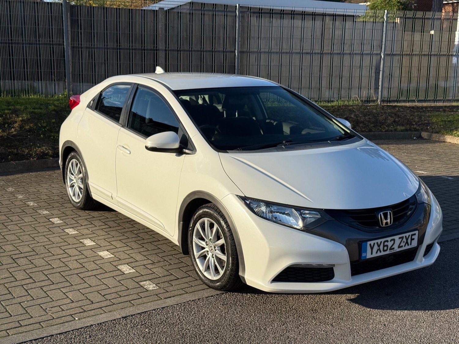 Used Honda Civic 2012 for sale - 76377877: Photo 2