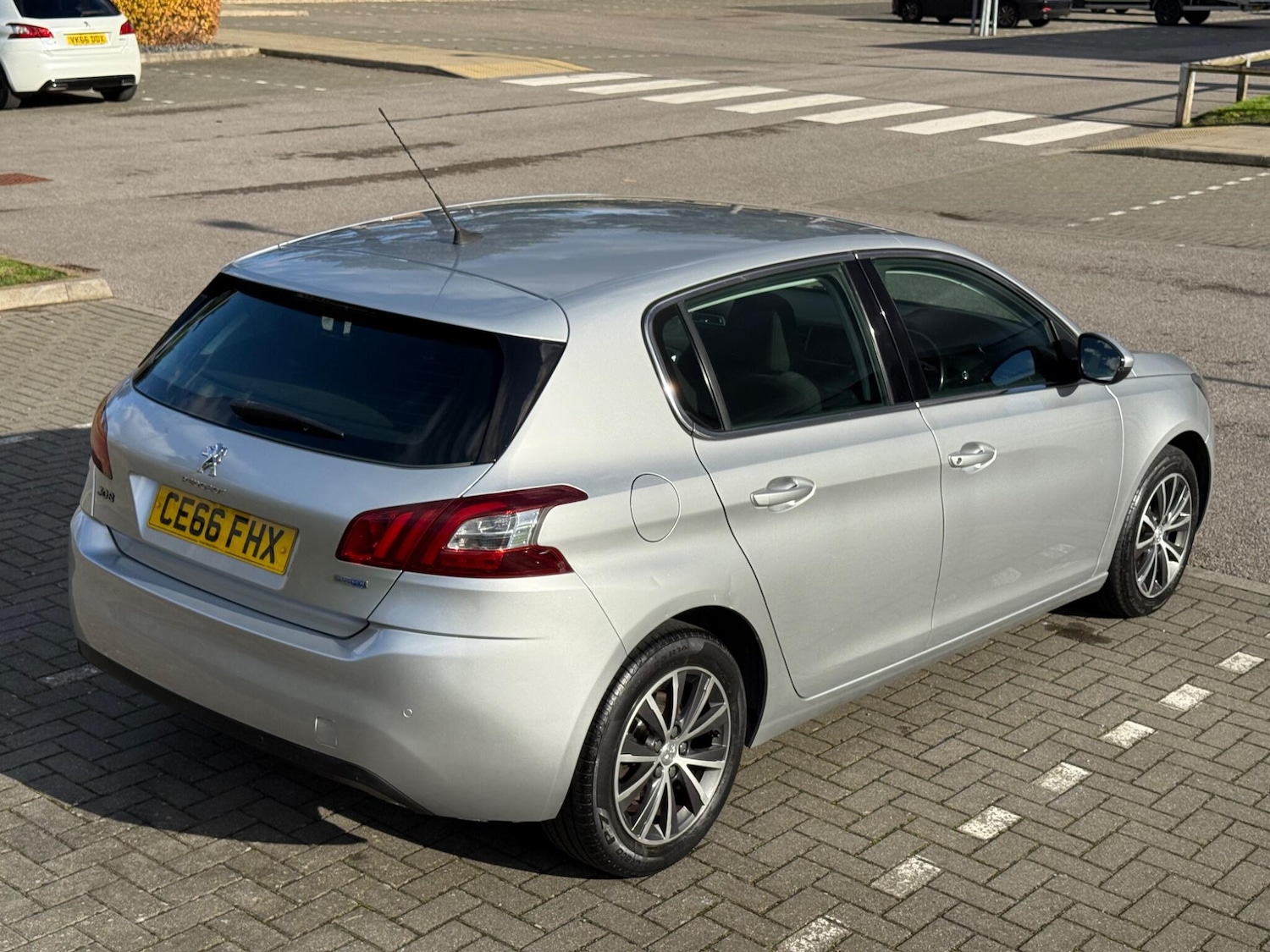 Used Peugeot 308 2016 for sale - 76377372: Photo 13