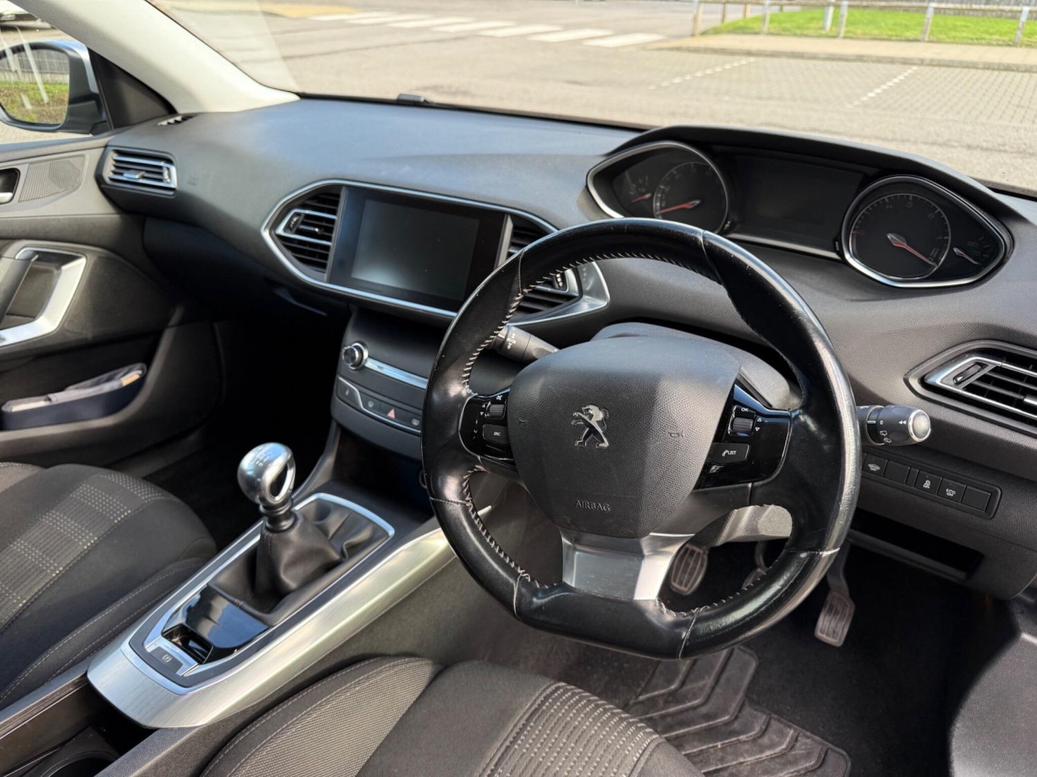 Used Peugeot 308 2016 for sale - 76377372: Photo 16