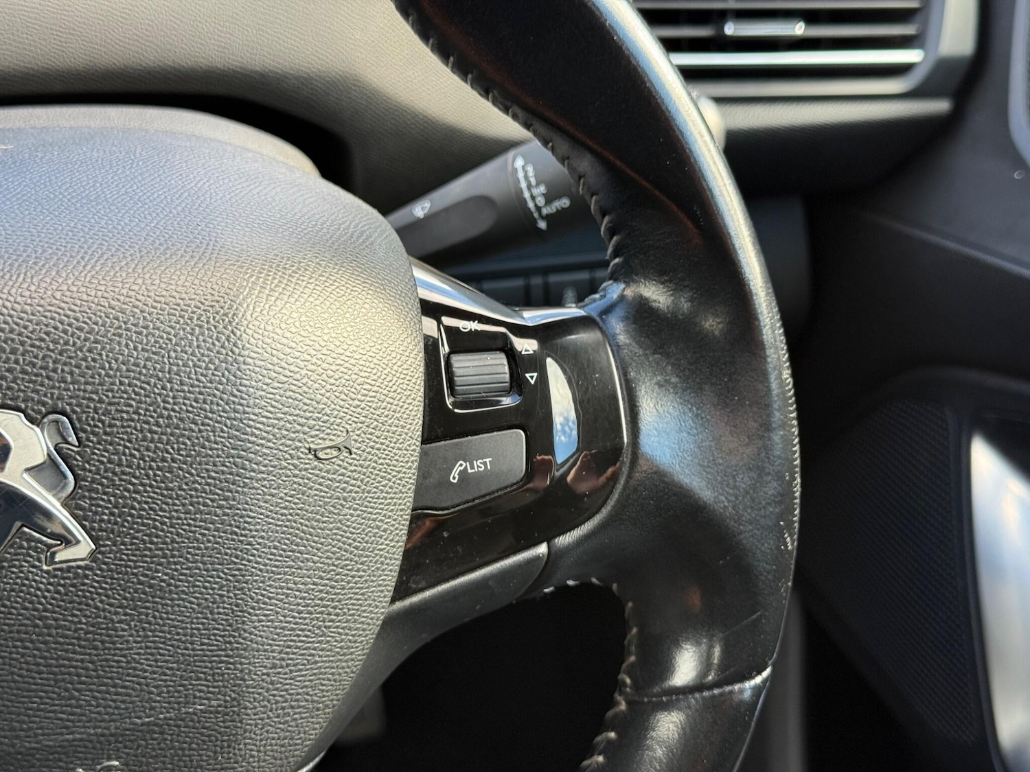 Used Peugeot 308 2016 for sale - 76377372: Photo 25