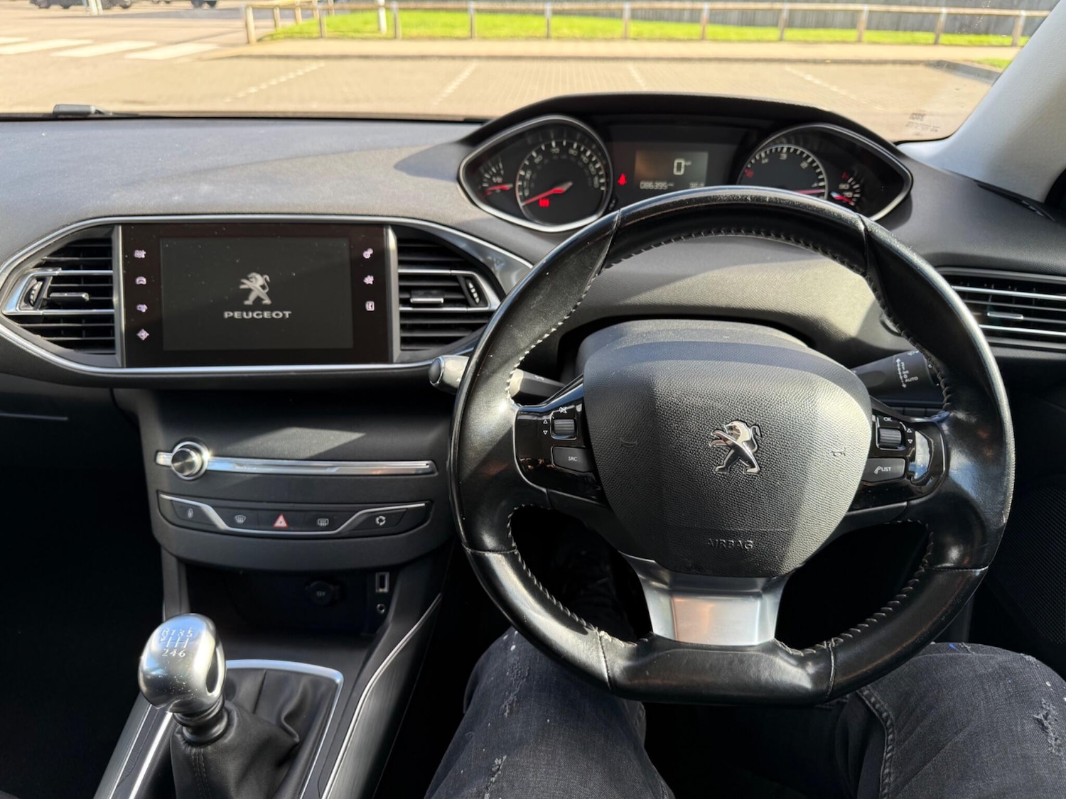 Used Peugeot 308 2016 for sale - 76377372: Photo 40