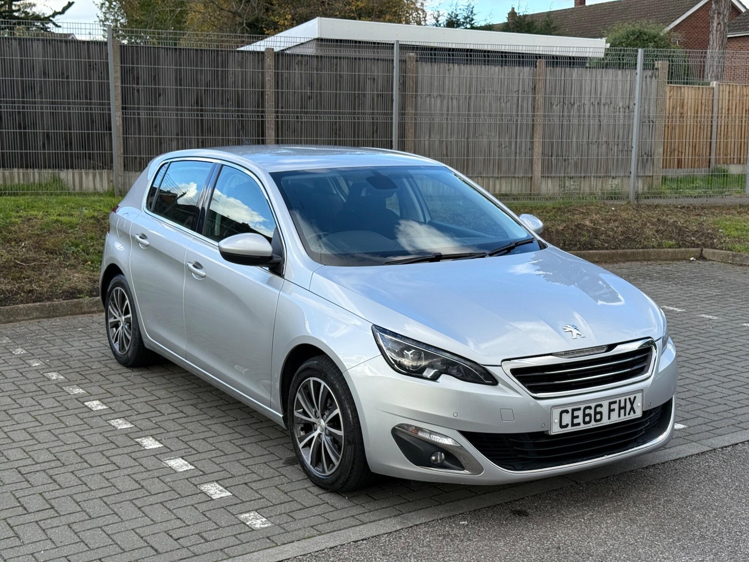 Used Peugeot 308 2016 for sale - 76377372: Photo 7