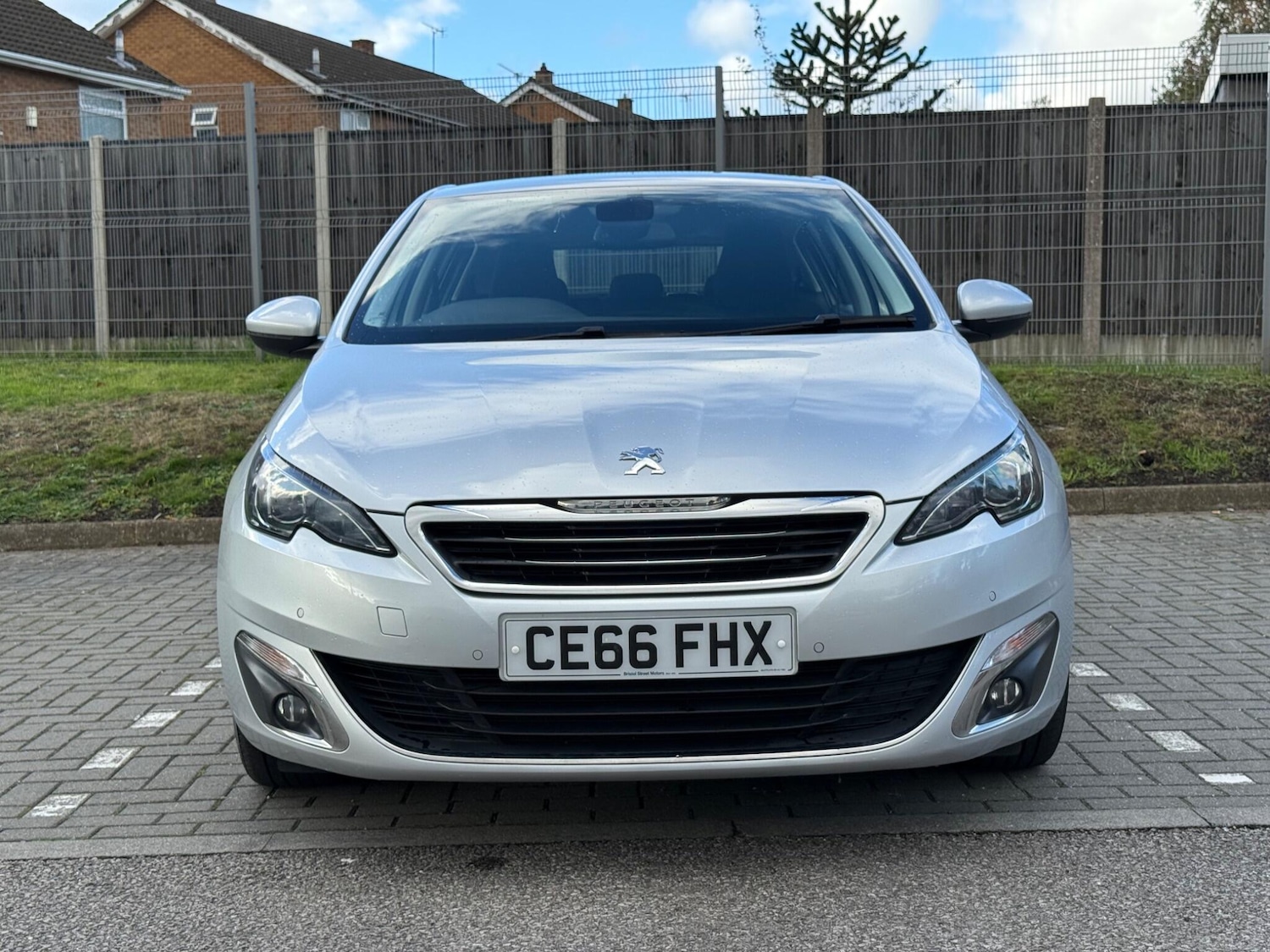 Used Peugeot 308 2016 for sale - 76377372: Photo 9