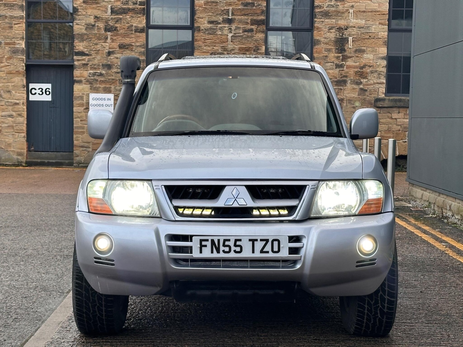 Used Mitsubishi Shogun 2005 for sale - 77203309: Photo 2