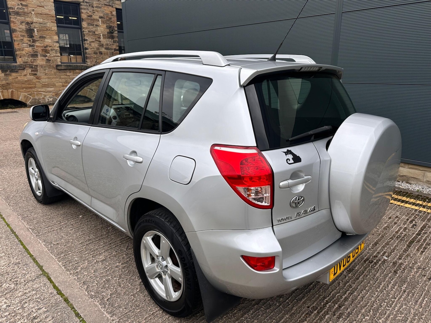 Used Toyota RAV4 for sale - 76485934: Photo 11