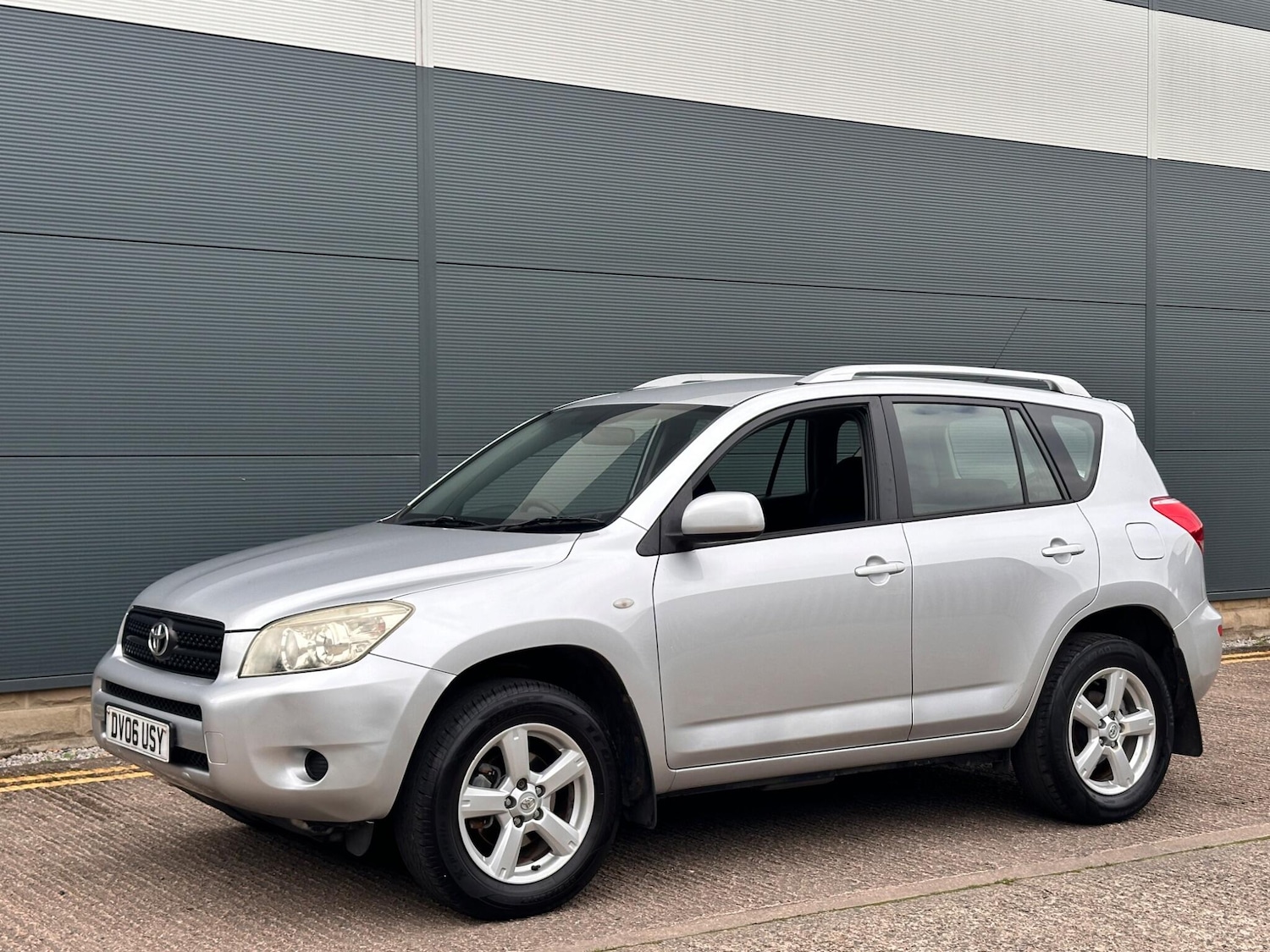 Used Toyota RAV4 for sale - 76485934: Photo 12
