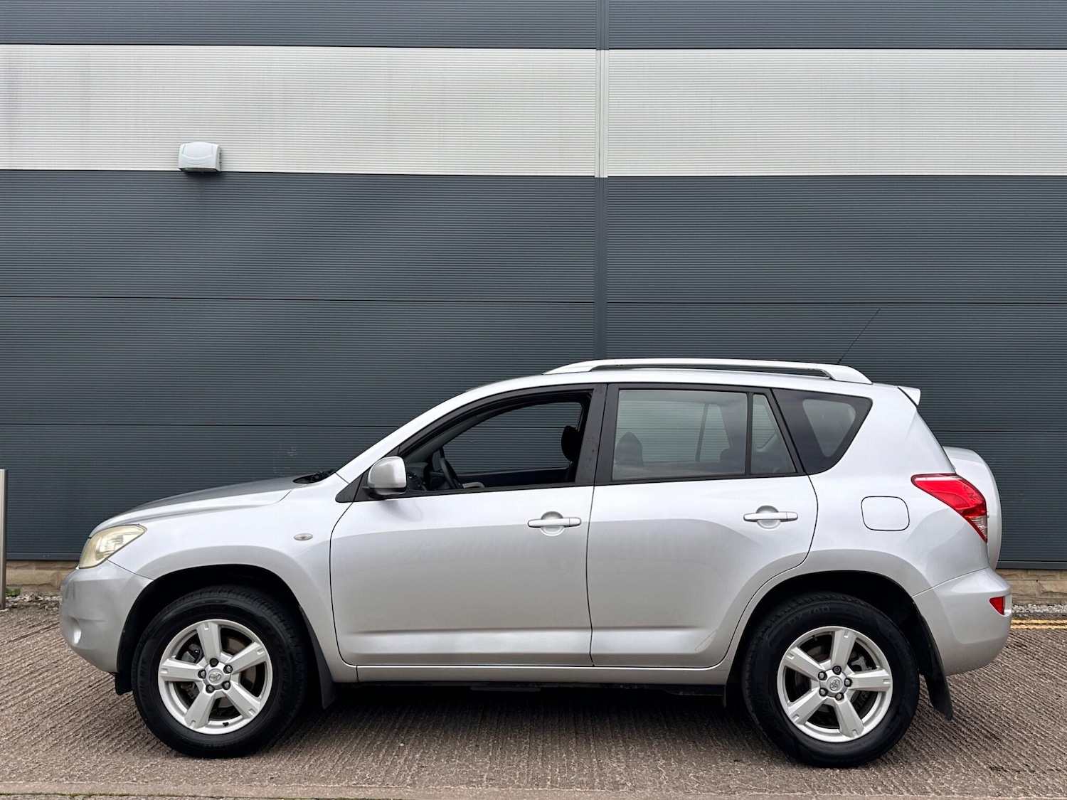 Used Toyota RAV4 for sale - 76485934: Photo 13