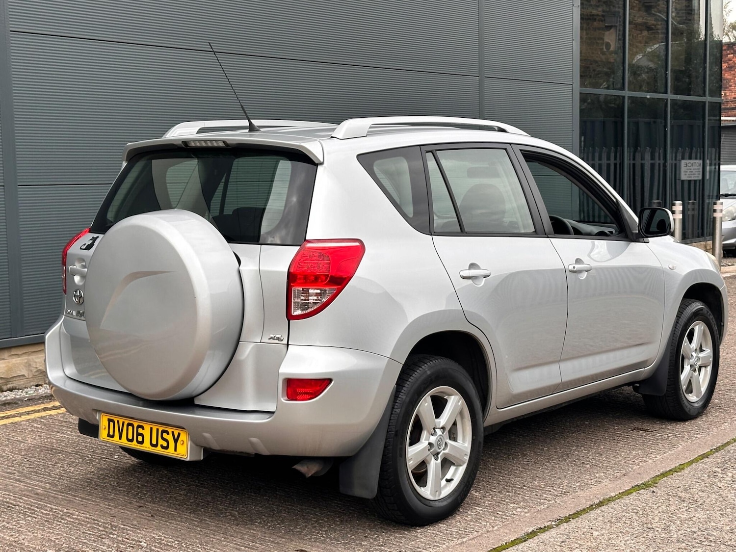 Used Toyota RAV4 for sale - 76485934: Photo 16