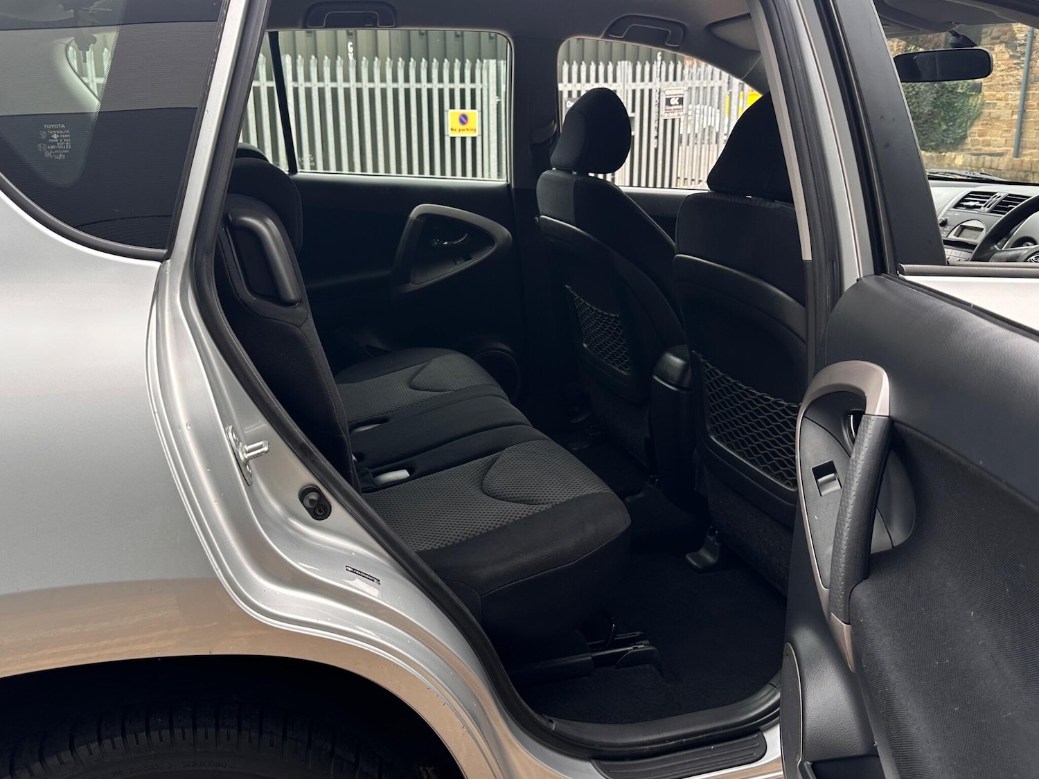 Used Toyota RAV4 for sale - 76485934: Photo 28