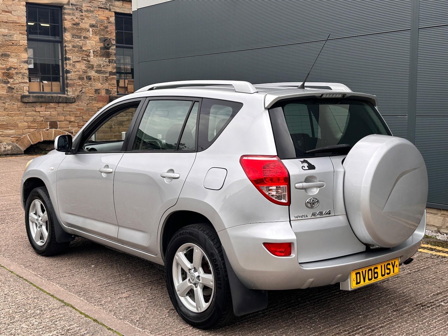 Used Toyota RAV4 for sale - 76485934: Photo 5