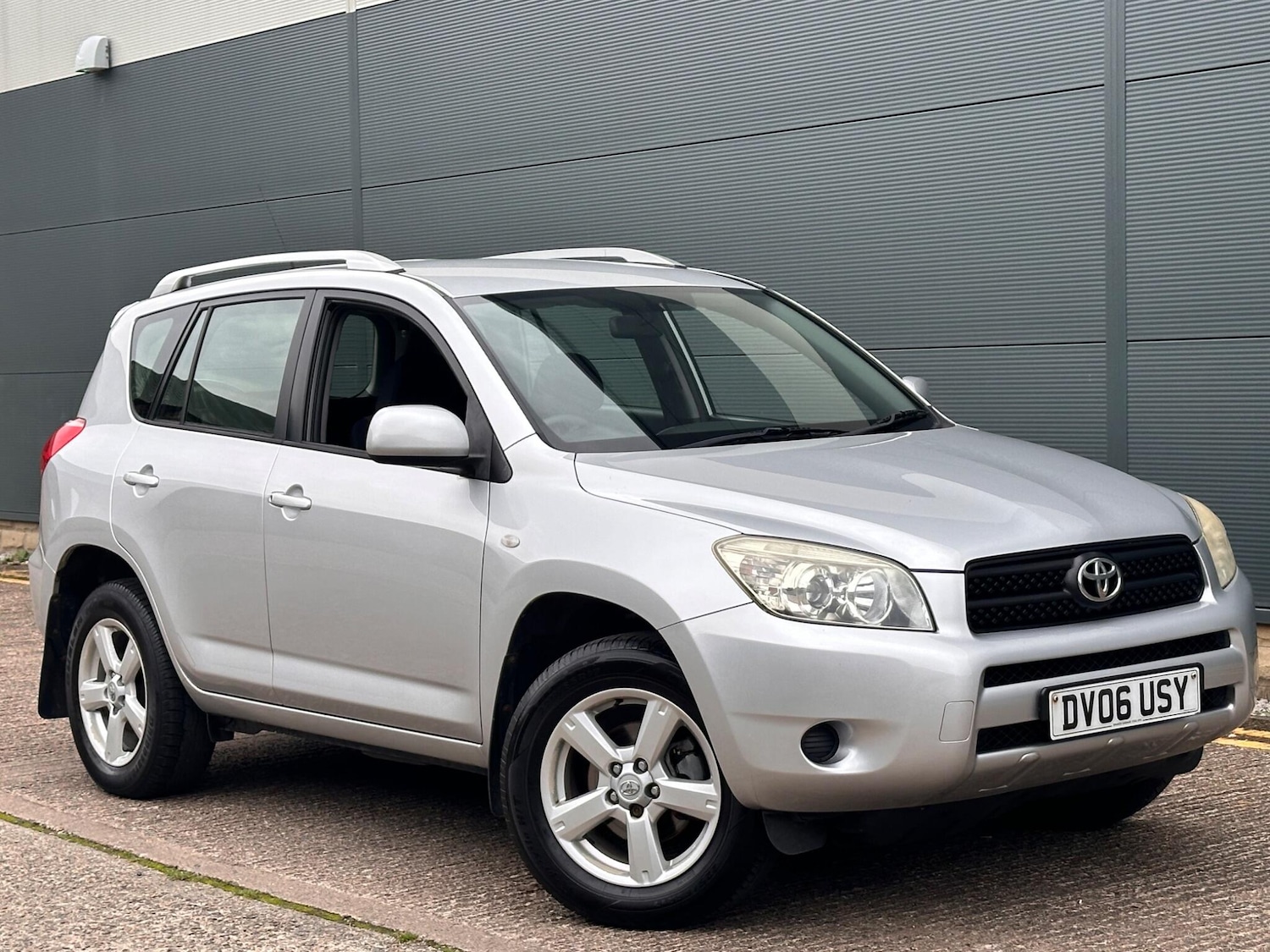 Used Toyota RAV4 for sale - 76485934: Photo 7