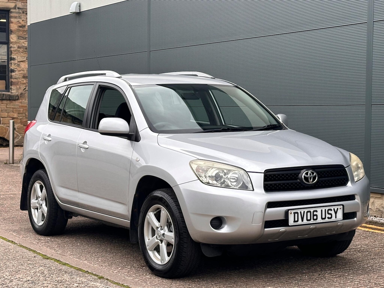 Used Toyota RAV4 for sale - 76485934: Photo 8