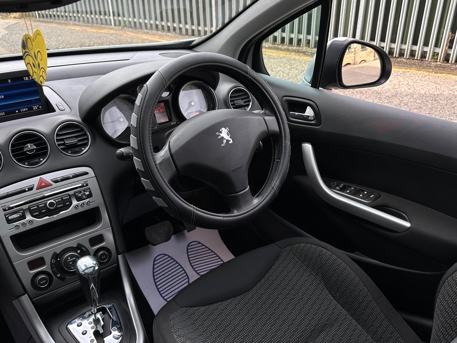 Used Peugeot 308 2009 for sale - 76689642: Photo 19