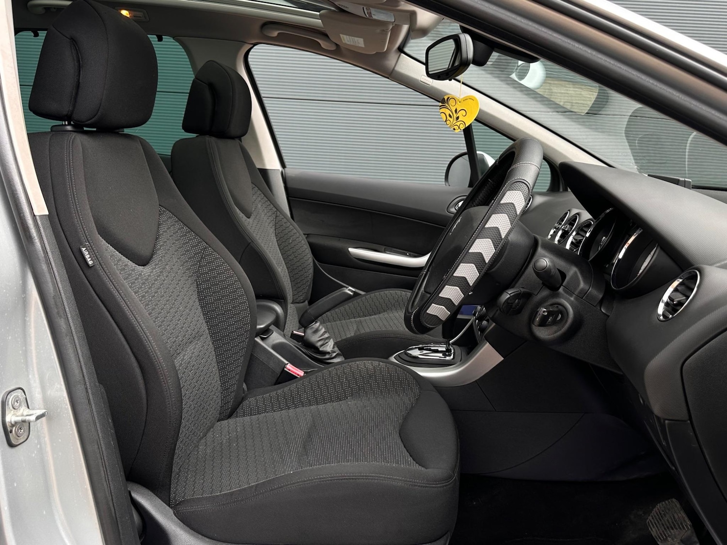 Used Peugeot 308 2009 for sale - 76689642: Photo 24