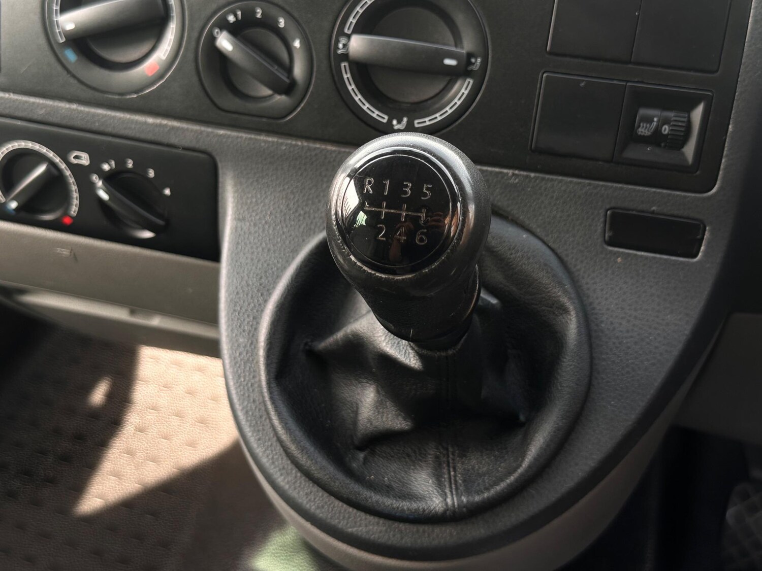 Used Volkswagen Transporter for sale - 76484461: Photo 28