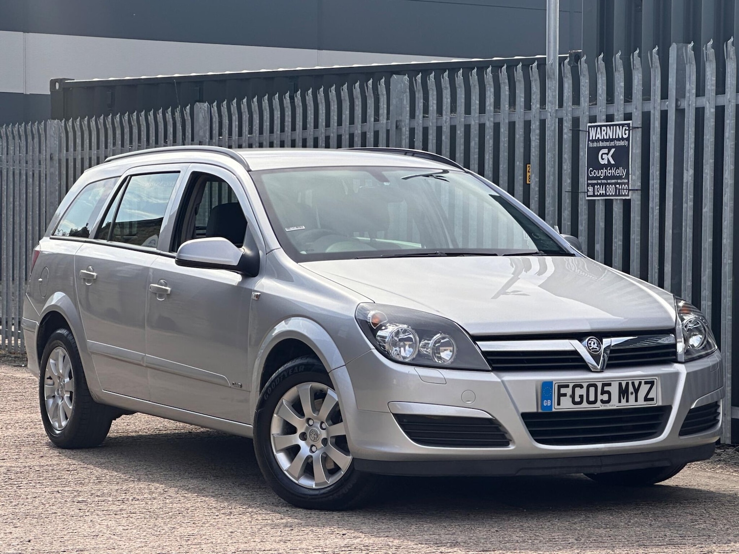 Used Vauxhall Astra 2005 for sale - 76485392: Photo 1