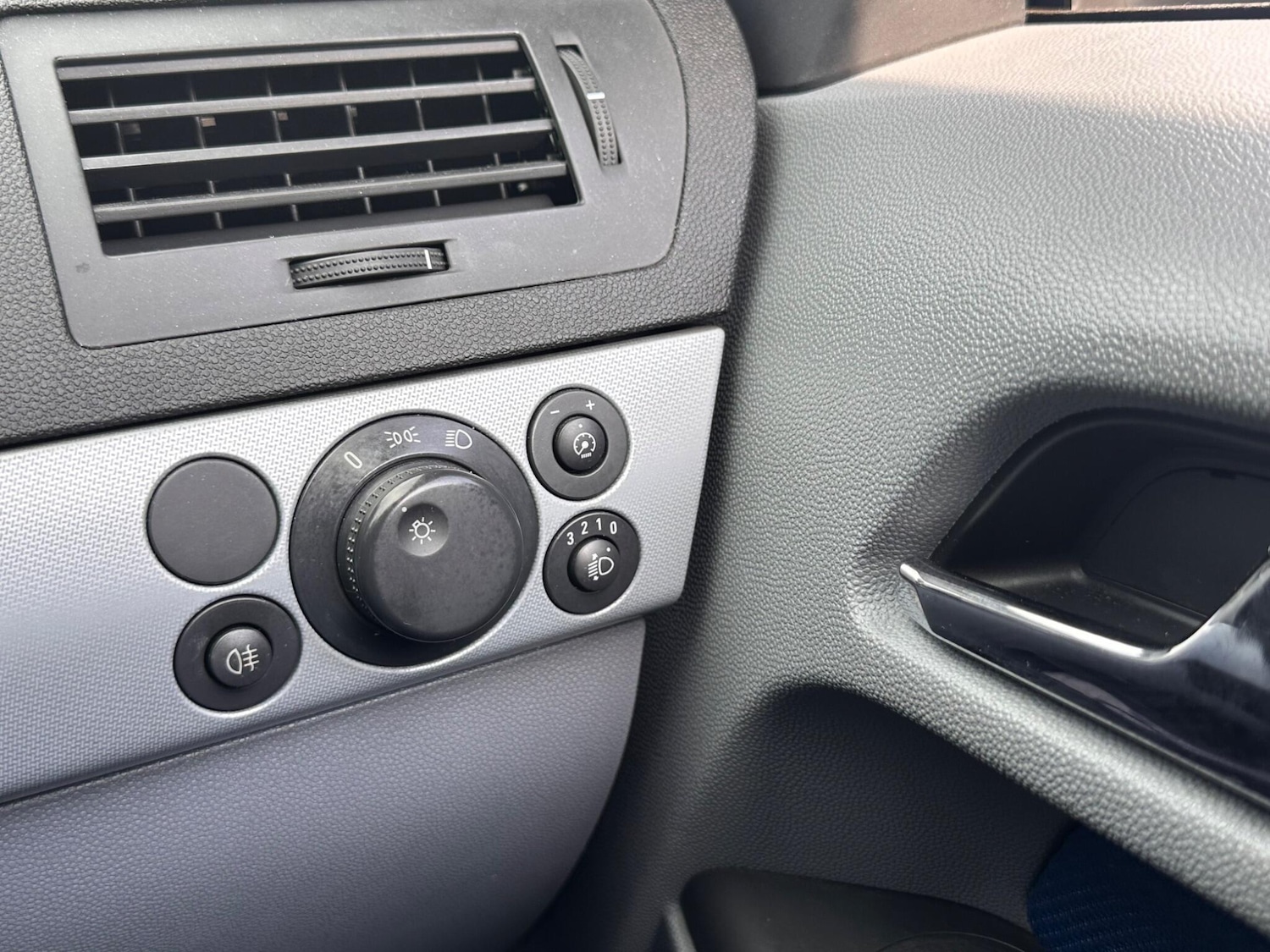 Used Vauxhall Astra 2005 for sale - 76485392: Photo 30