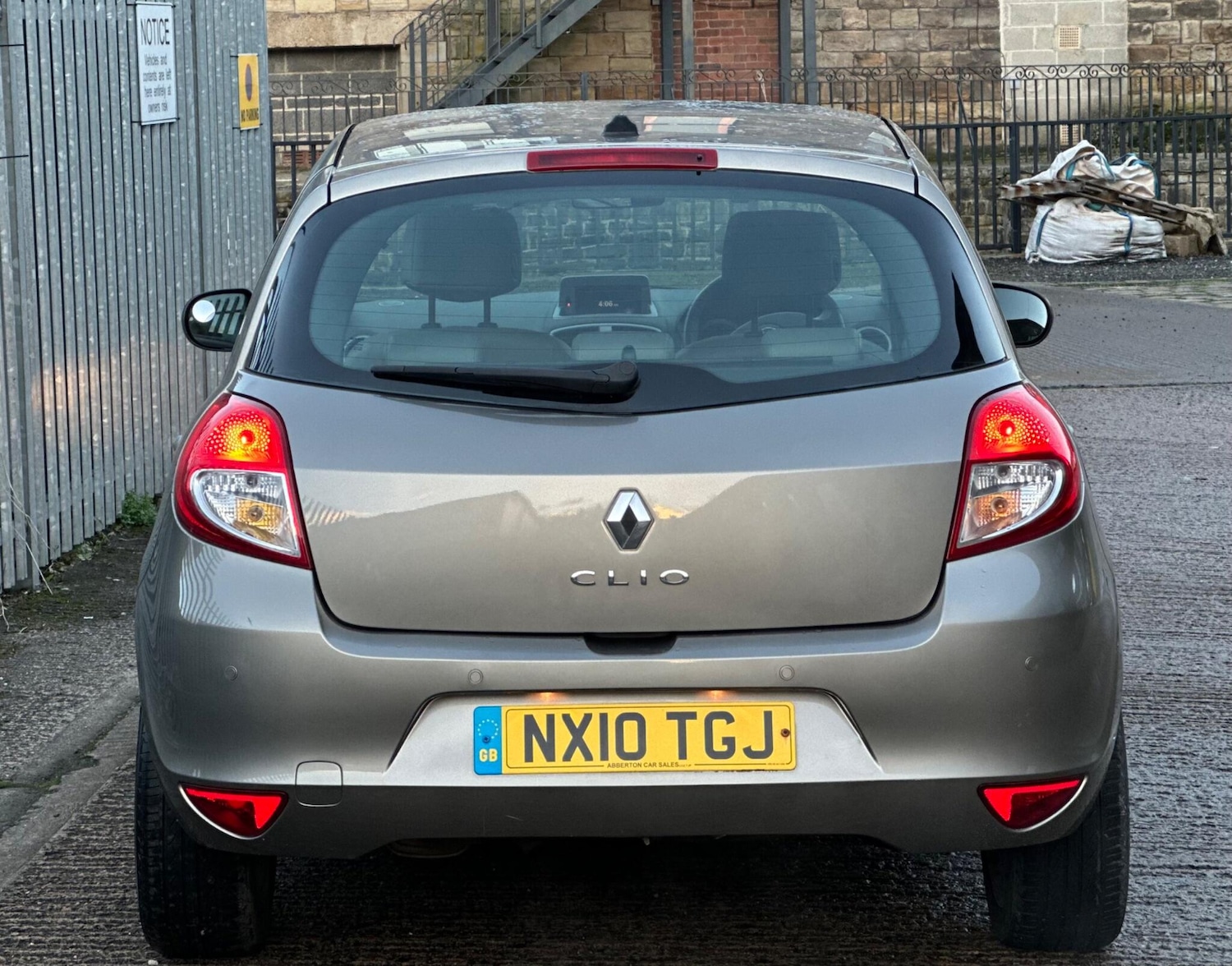 Used Renault Clio for sale - 77017021: Photo 2