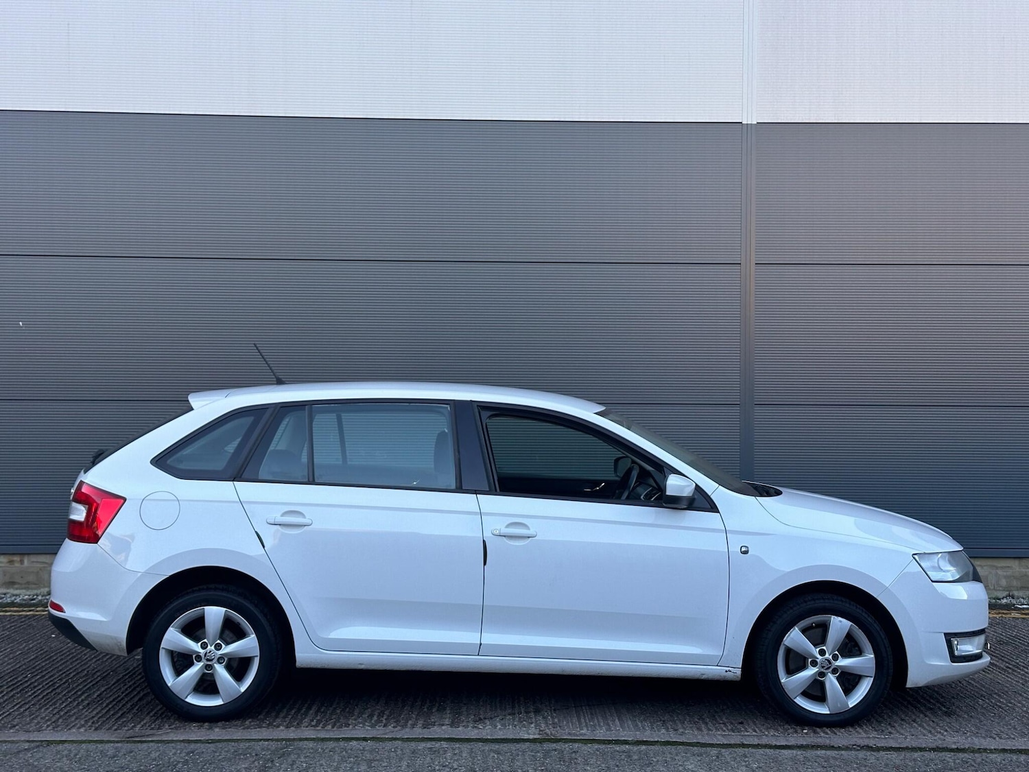 Used Skoda Rapid Spaceback 2014 for sale - 76759550: Photo 12