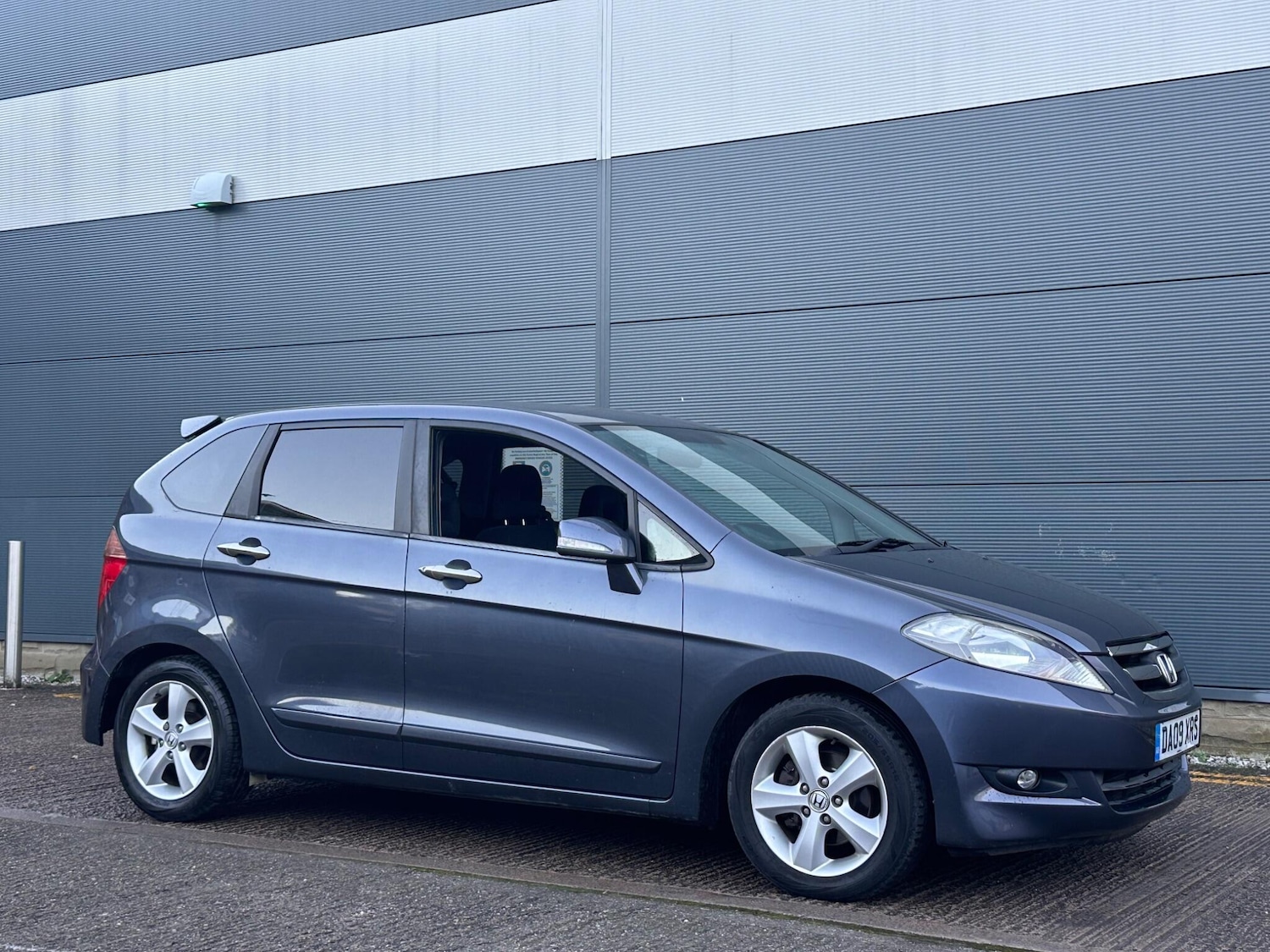 Used Honda FR-V for sale - 77017012: Photo 11