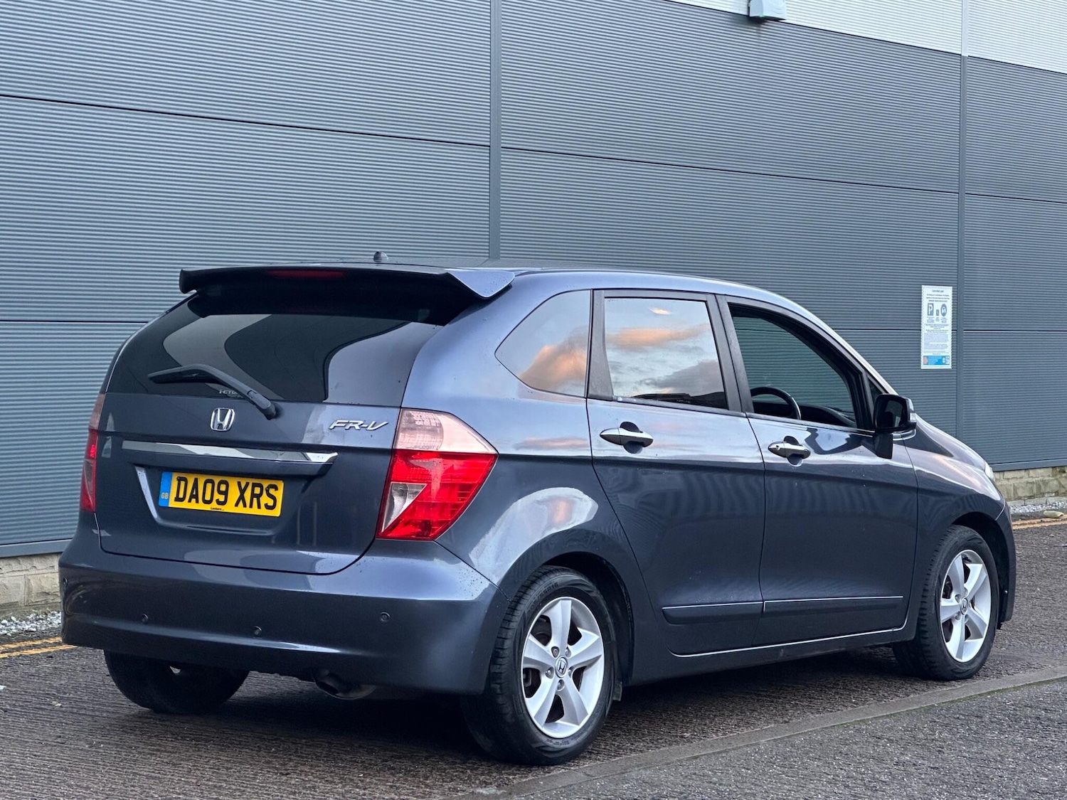 Used Honda FR-V for sale - 77017012: Photo 12