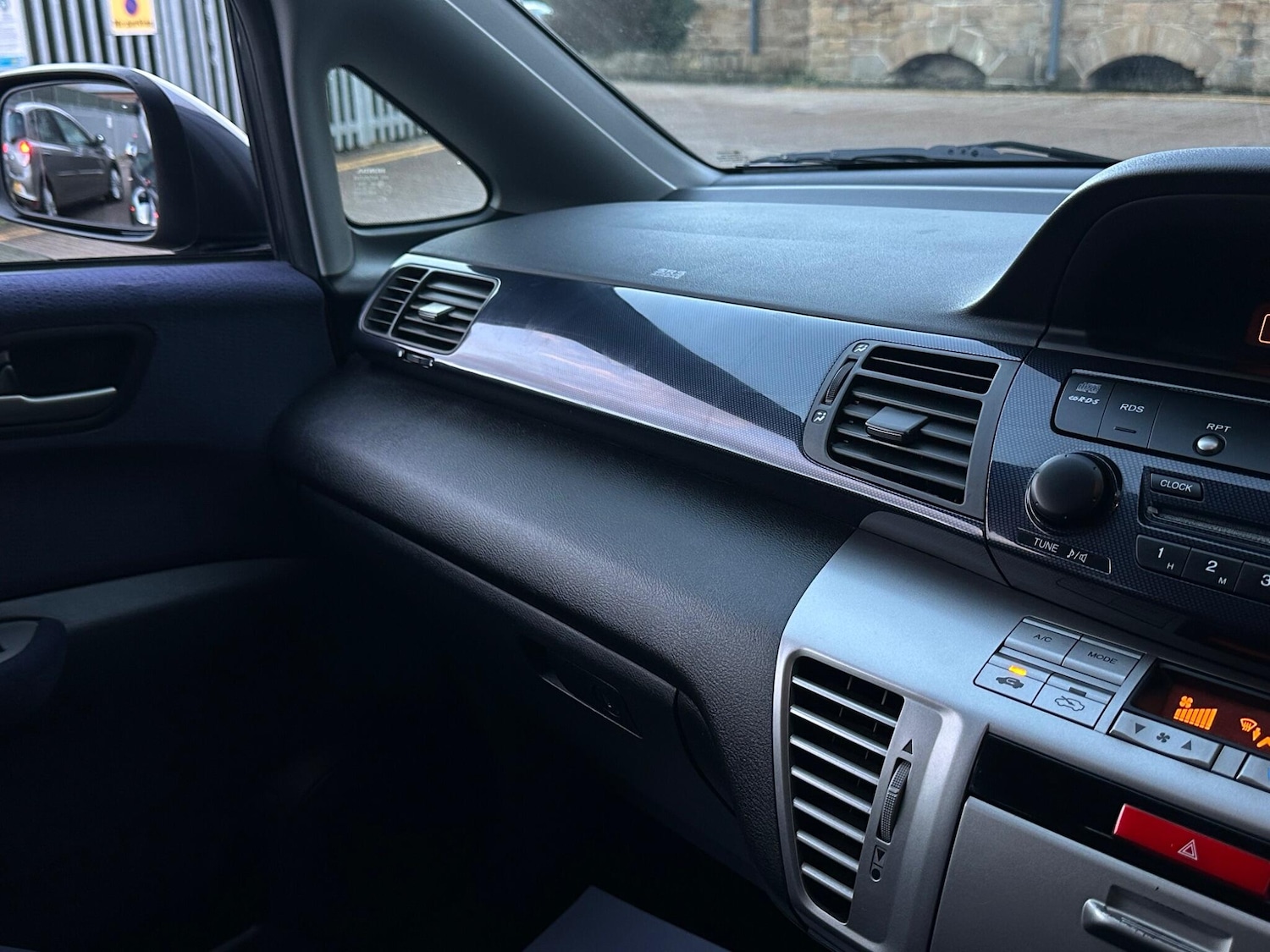 Used Honda FR-V for sale - 77017012: Photo 17