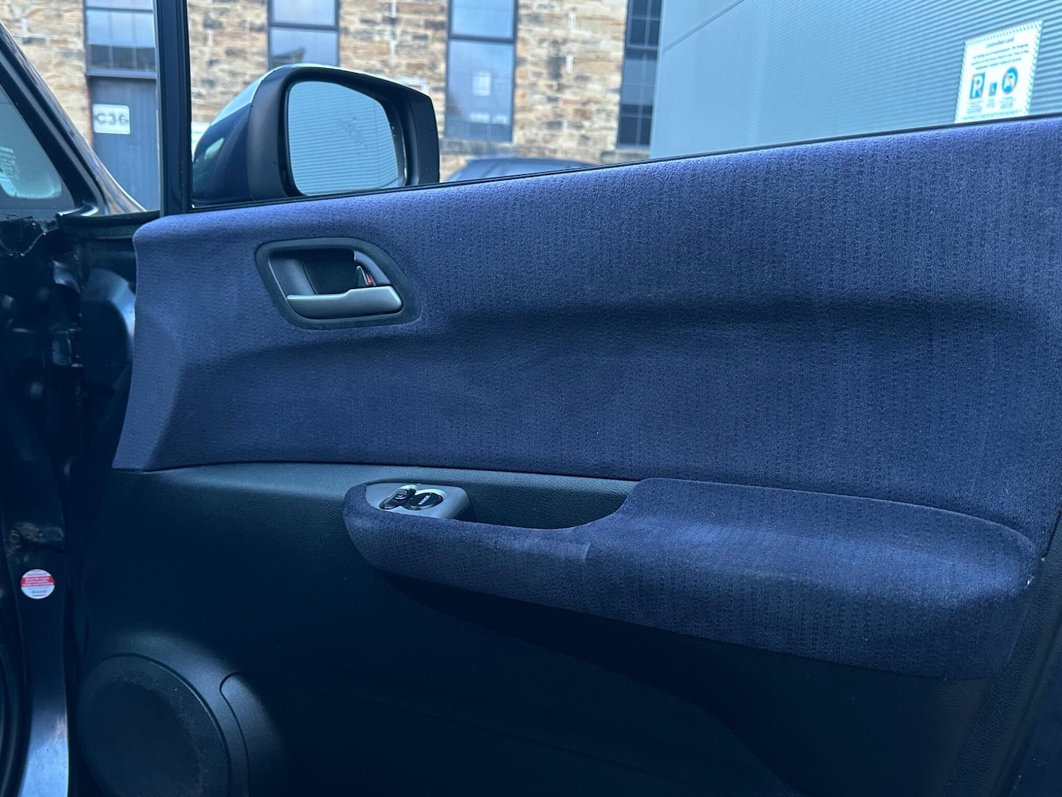 Used Honda FR-V for sale - 77017012: Photo 27