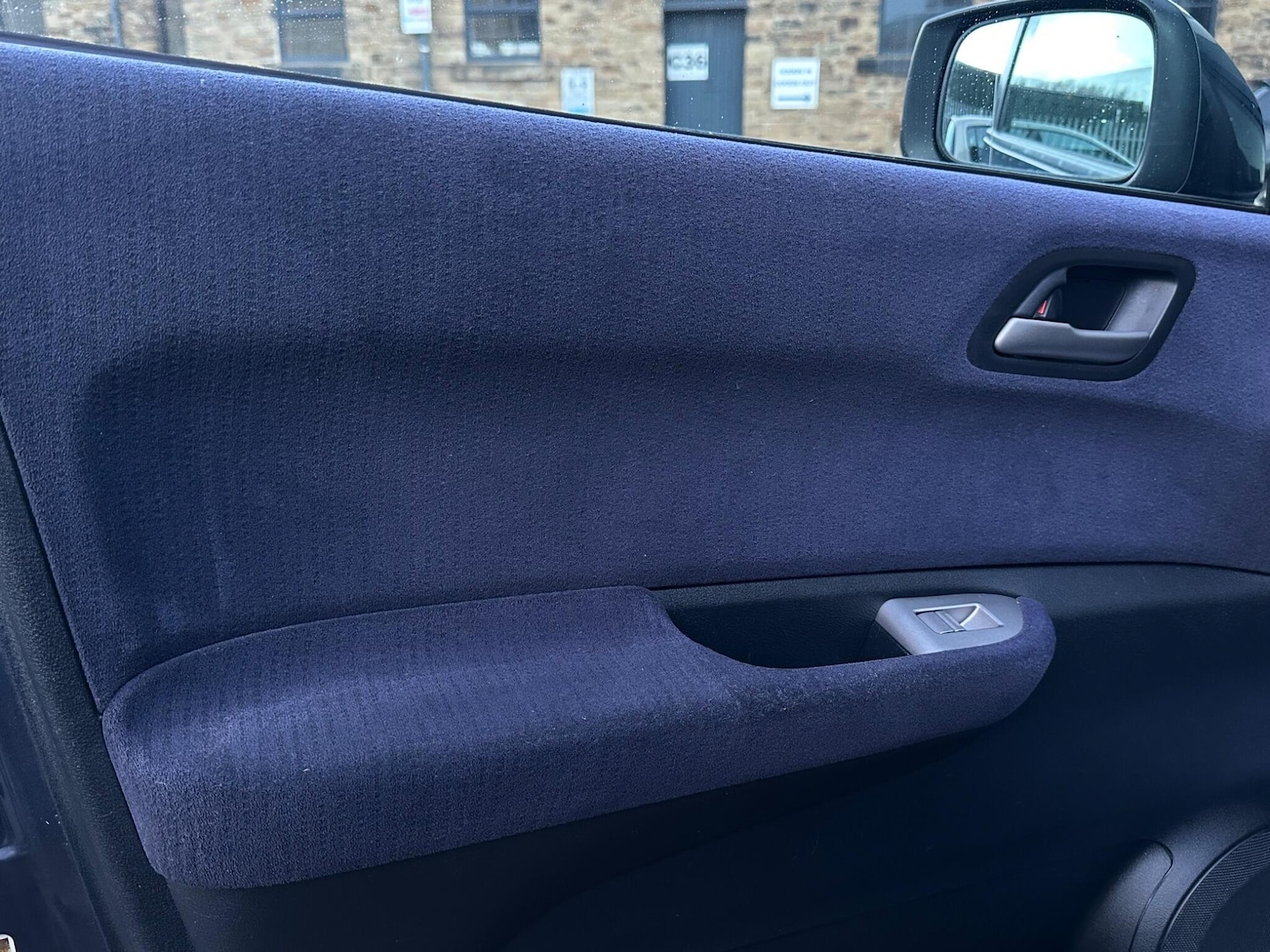 Used Honda FR-V for sale - 77017012: Photo 29