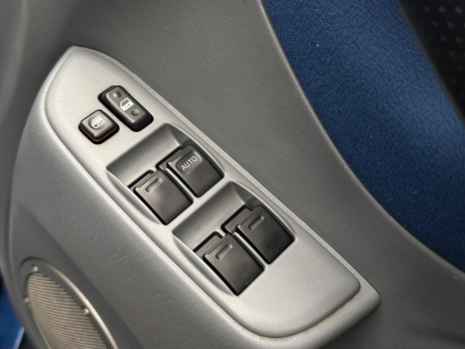 Used Toyota RAV4 2001 for sale - 76926904: Photo 17