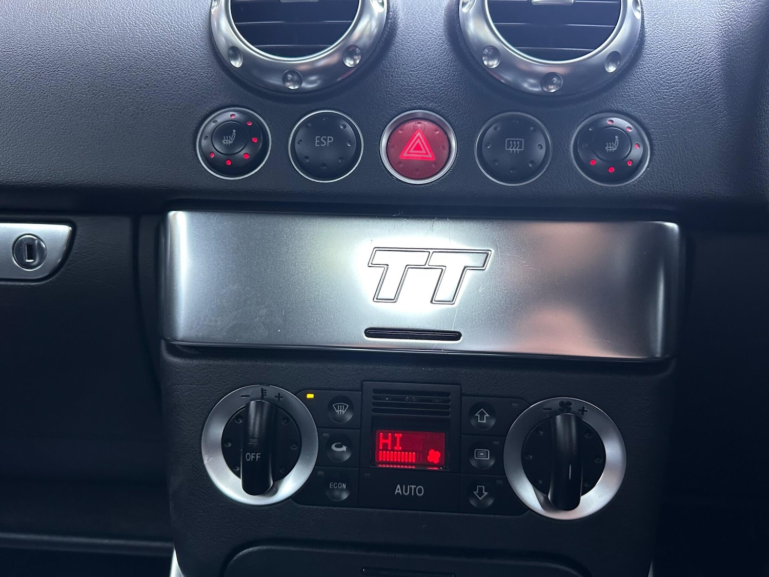 Used Audi TT 2002 for sale - 76714287: Photo 31