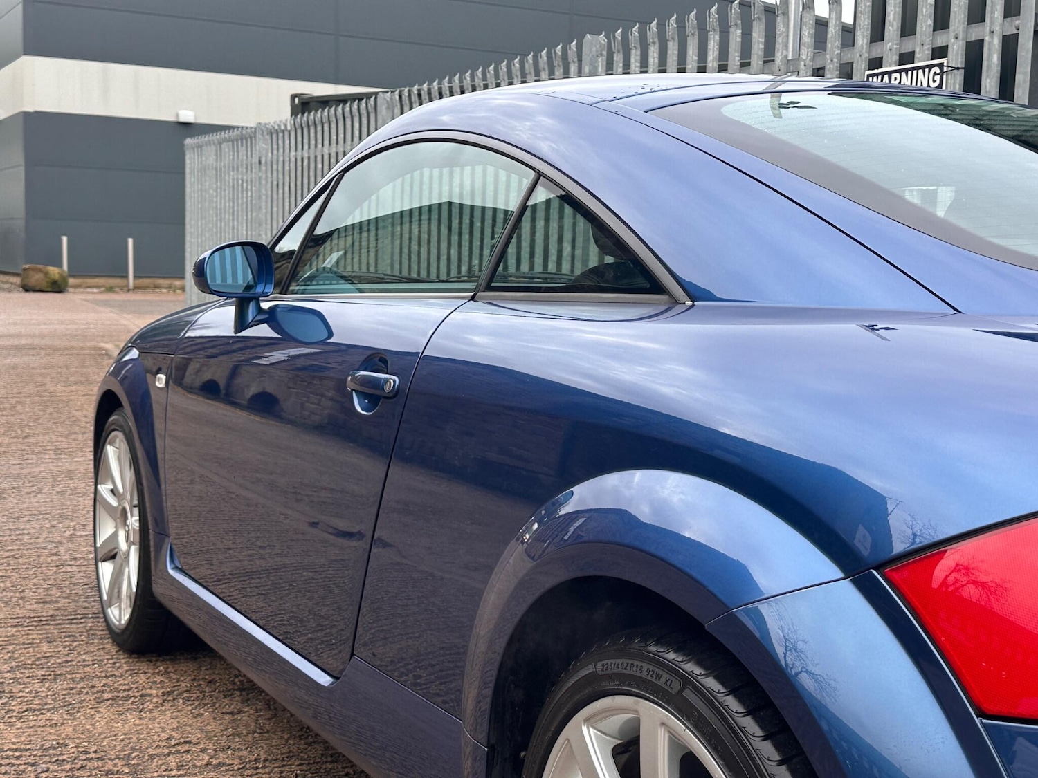 Used Audi TT 2002 for sale - 76714287: Photo 4