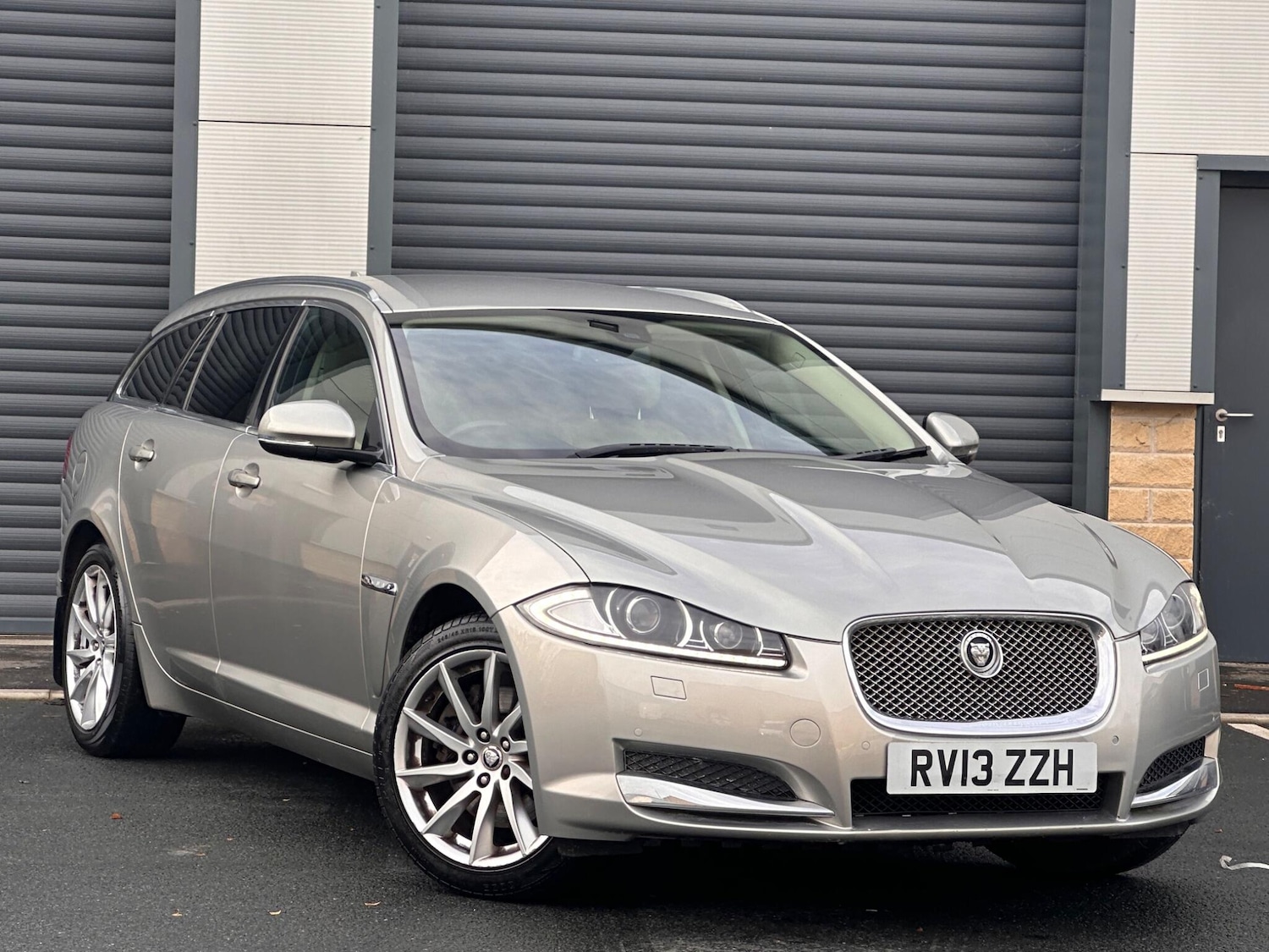 Used Jaguar XF 2013 for sale - 76832800: Photo 1