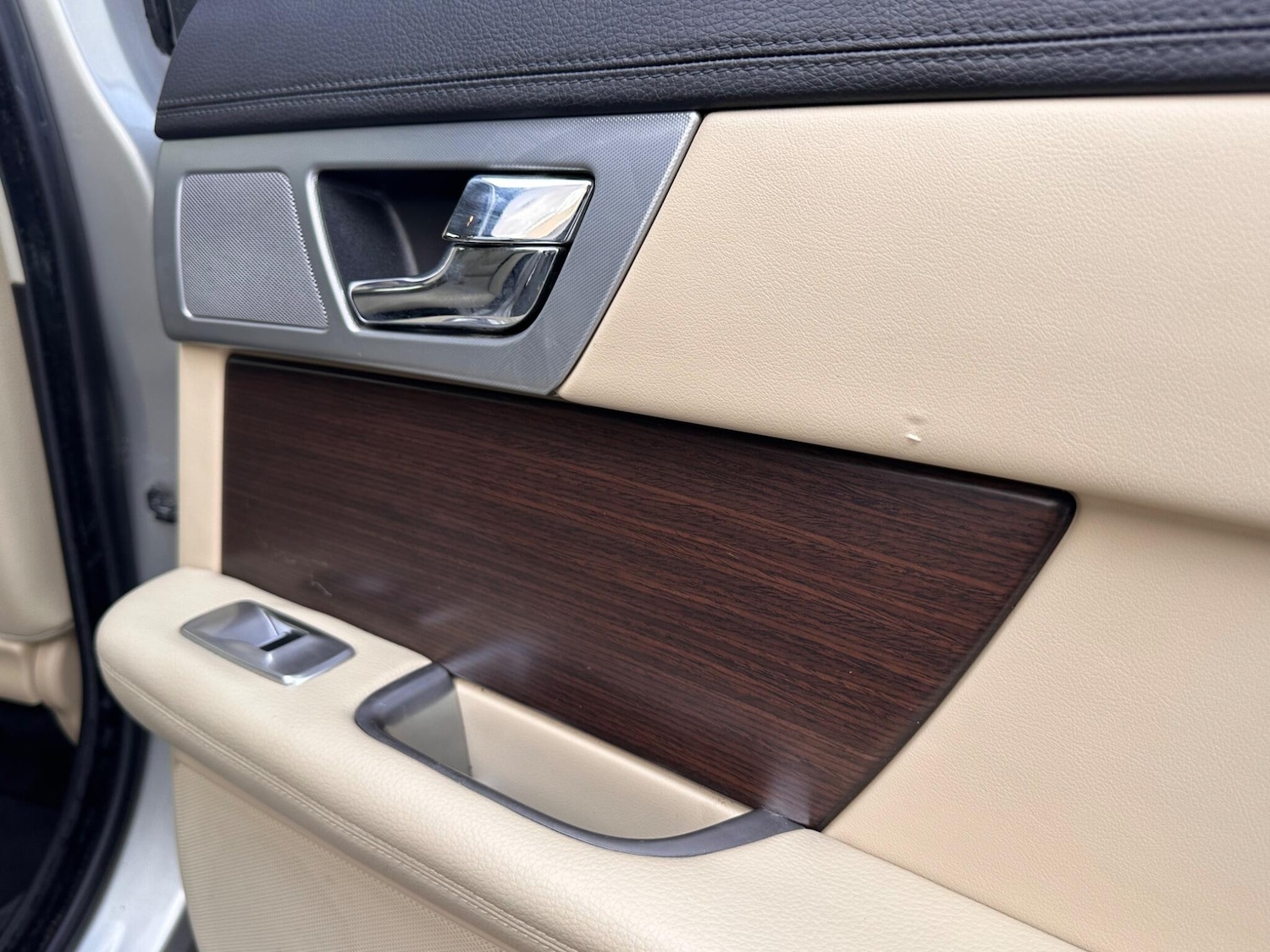 Used Jaguar XF 2013 for sale - 76832800: Photo 25