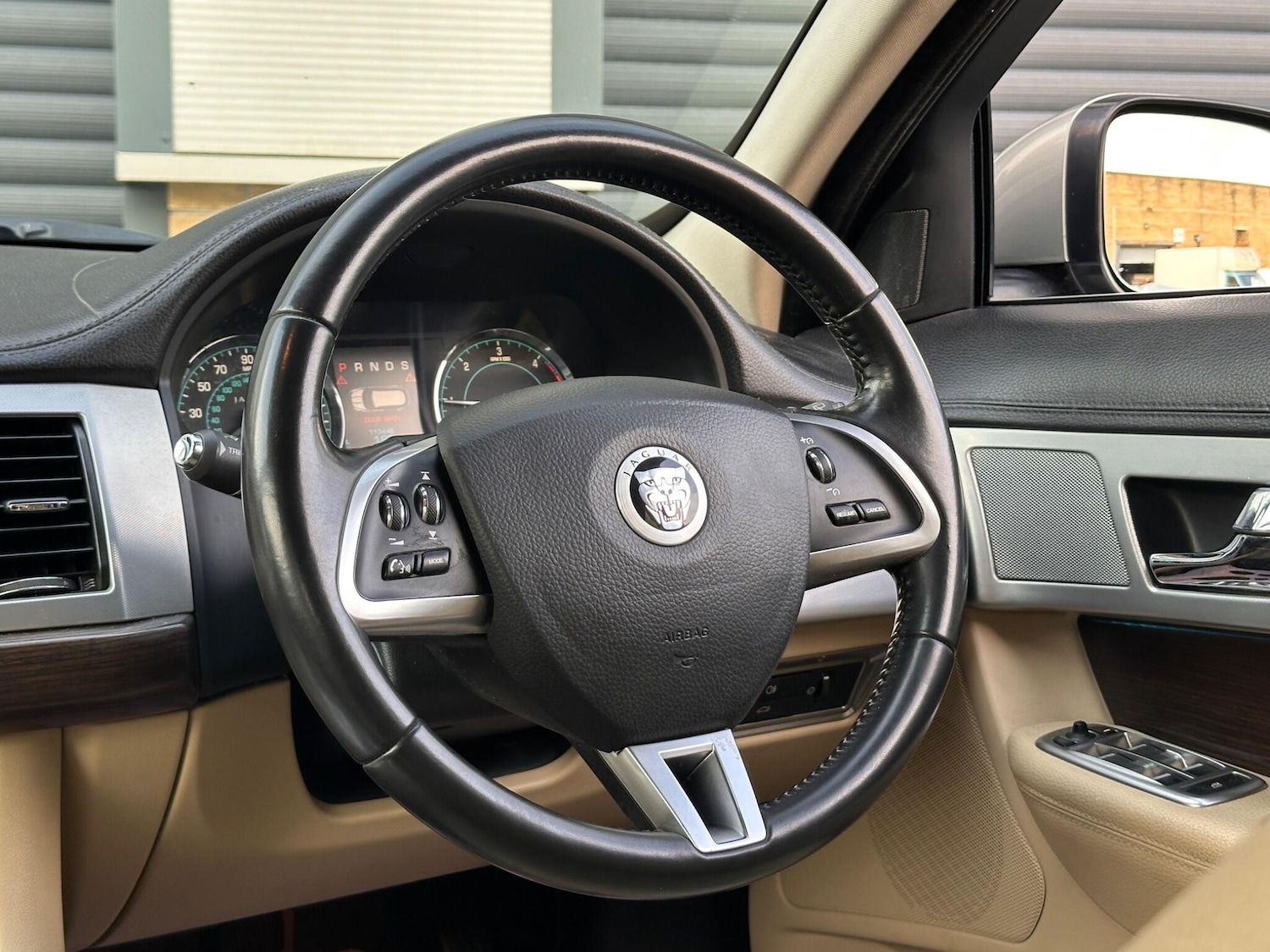 Used Jaguar XF 2013 for sale - 76832800: Photo 32