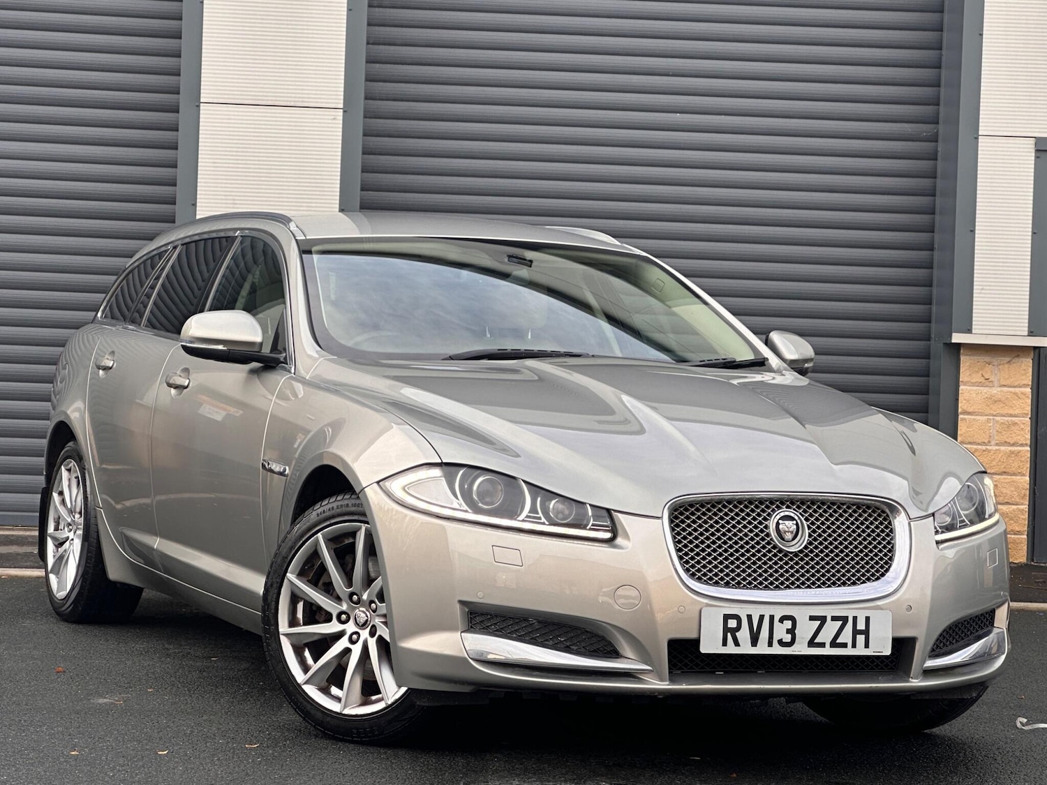 Used Jaguar XF 2013 for sale - 76832800: Photo 6