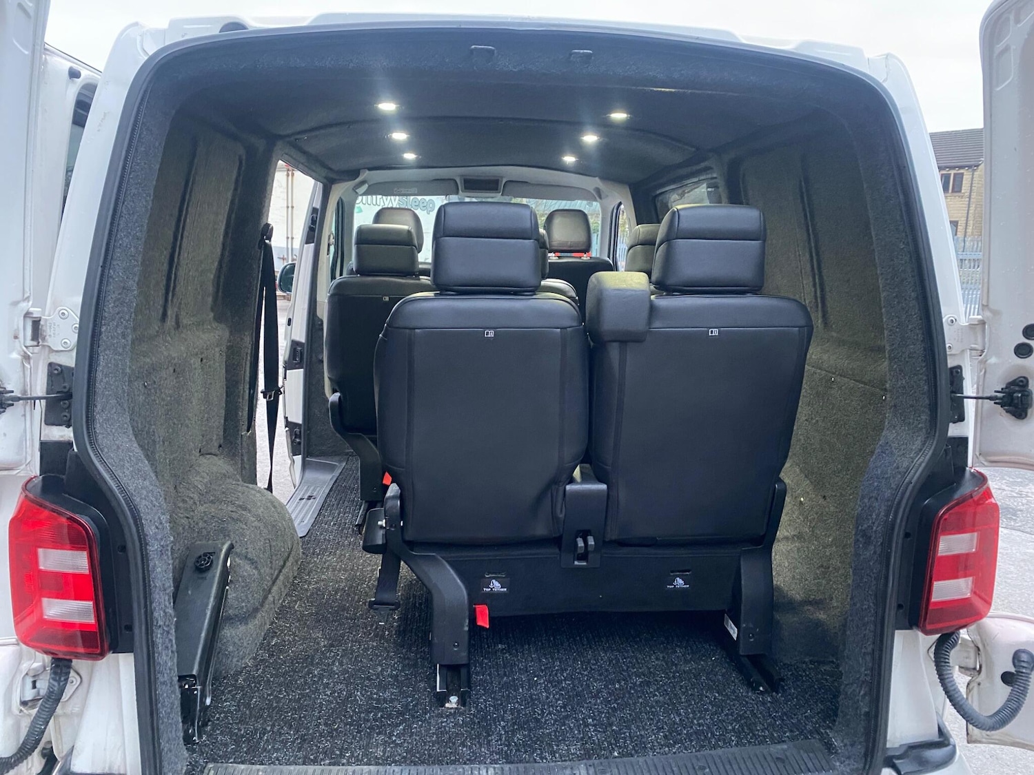 Used Volkswagen Transporter 2018 for sale - 77050203: Photo 10