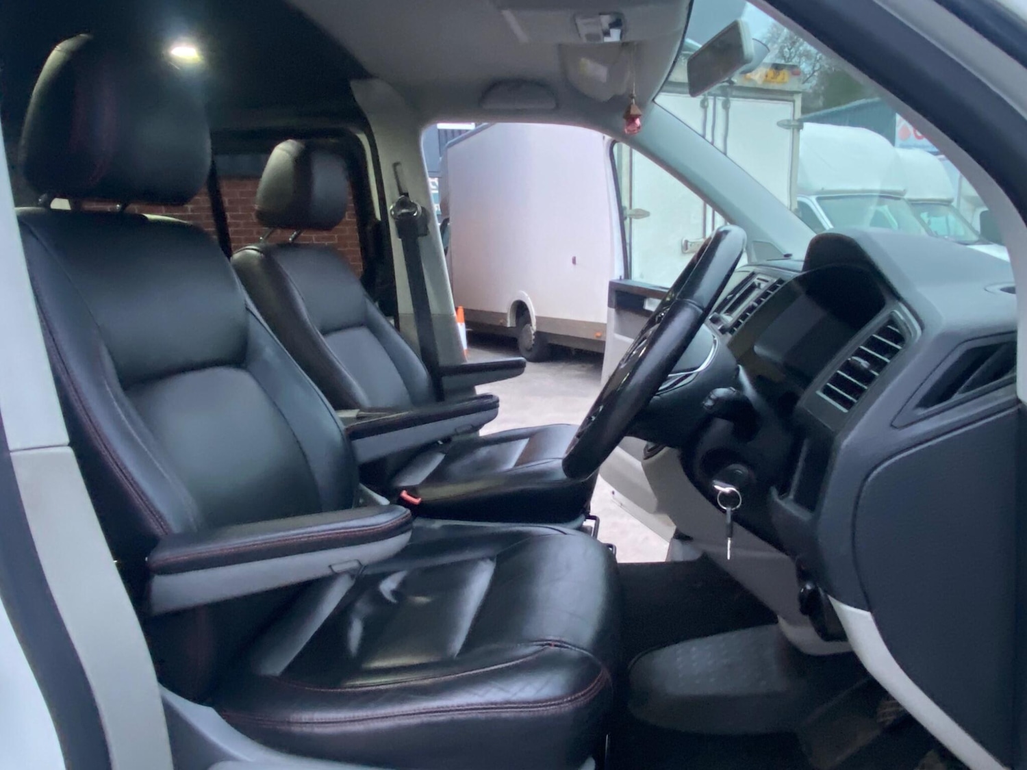 Used Volkswagen Transporter 2018 for sale - 77050203: Photo 14