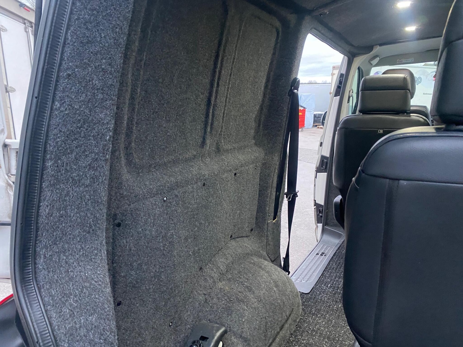 Used Volkswagen Transporter 2018 for sale - 77050203: Photo 24