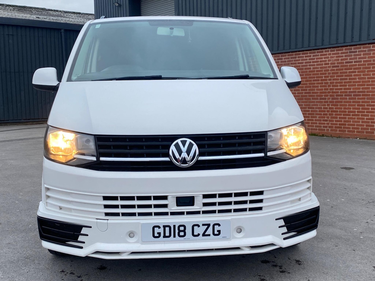 Used Volkswagen Transporter 2018 for sale - 77050203: Photo 4