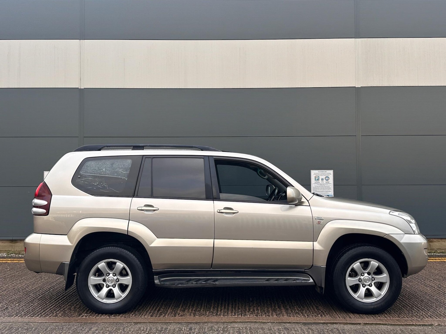 Used Toyota Land Cruiser 2004 for sale - 77396467: Photo 14