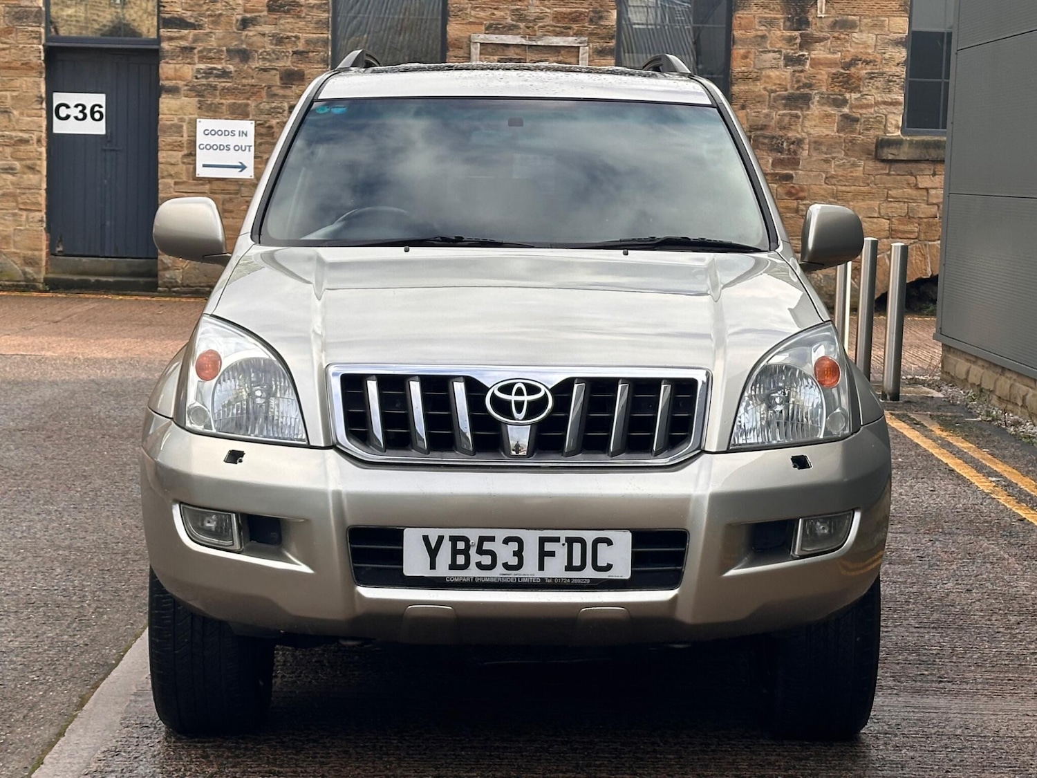 Used Toyota Land Cruiser 2004 for sale - 77396467: Photo 2